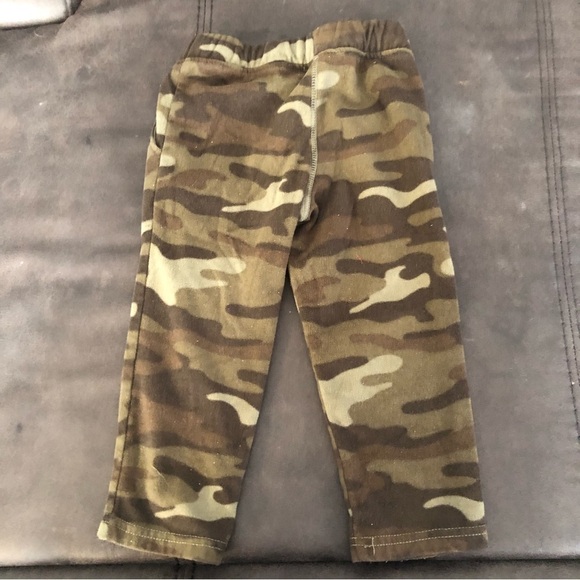 Carter’s Camo Sweatpants Size 3T - Picture 4 of 4